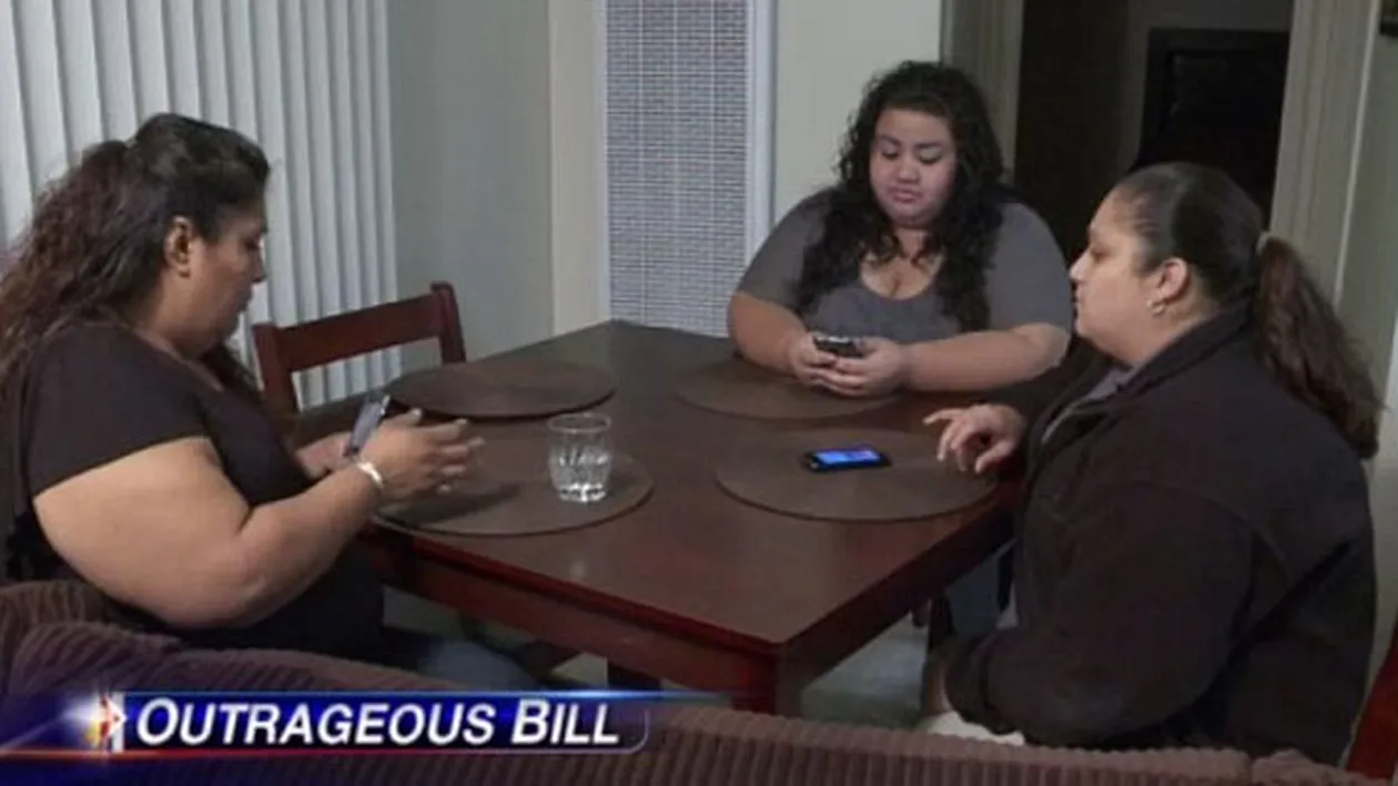 Gafă impardonabilă a unui chelner! Vezi cum a reuşit să jignească în ultimul hal trei cliente