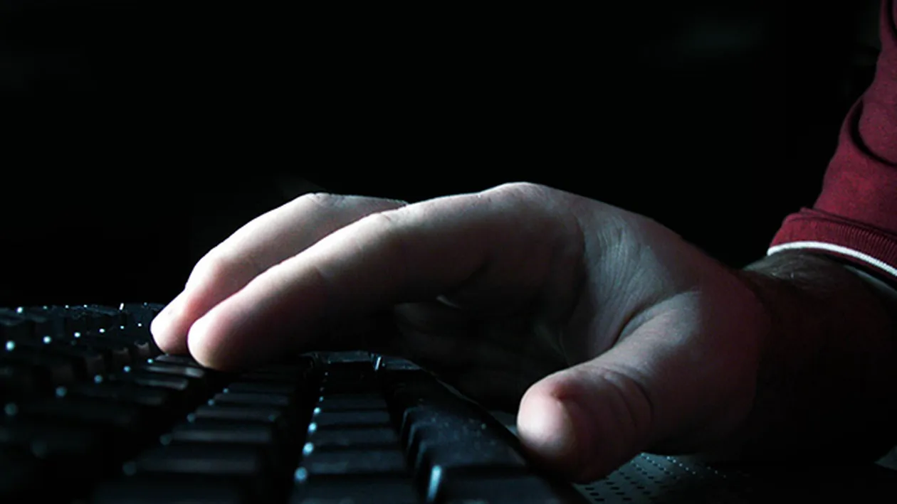 Doi tineri din România au fost arestaţi în SUA pentru că au făcut asta pe internet! Câţi ani de închisoare au primit