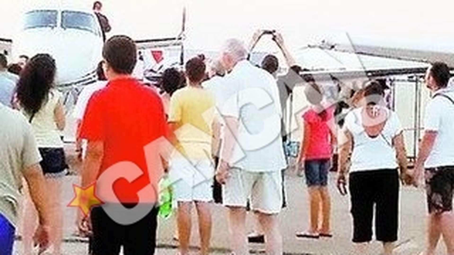 Un batranel pe role s-a luat la intrecere cu avioanele