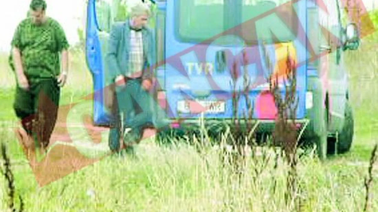 Directorul TVR Craiova culege via cu angajatii televiziunii