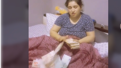 ”Tunuri” de 60 de milioane de euro date de români în Italia! S-au lăudat pe TikTok cu teancurile de bani