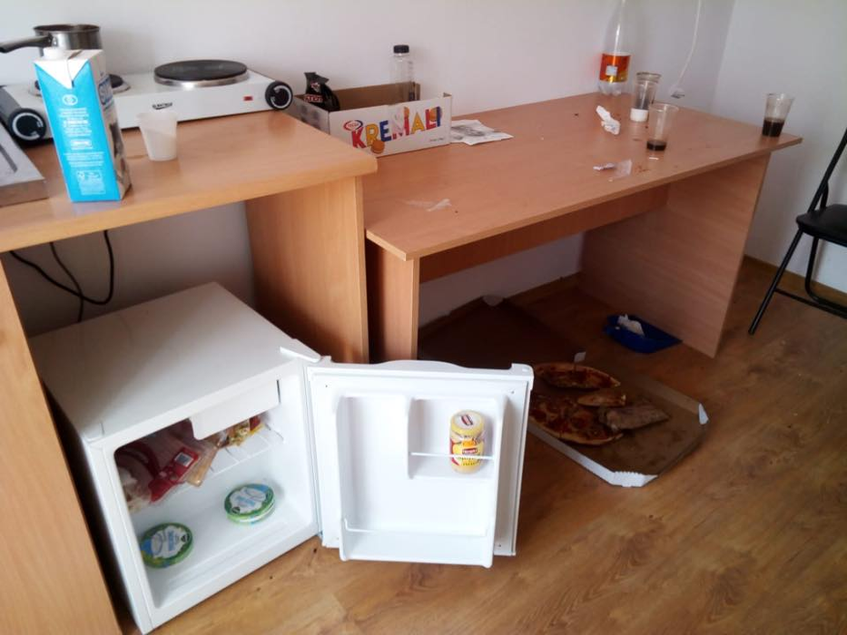 Dezastrul lăsat de românii care au stat într-un centru de carantină din Galați. Viceprimar: „Cine este om și cine câine?”. Imagini greu de privit