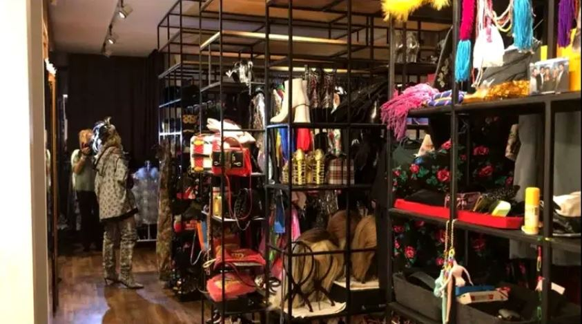 Cum arată penthouse-ul de 1,4 milioane de euro al Deliei Matache. Se întinde pe două etaje și are piscină proprie