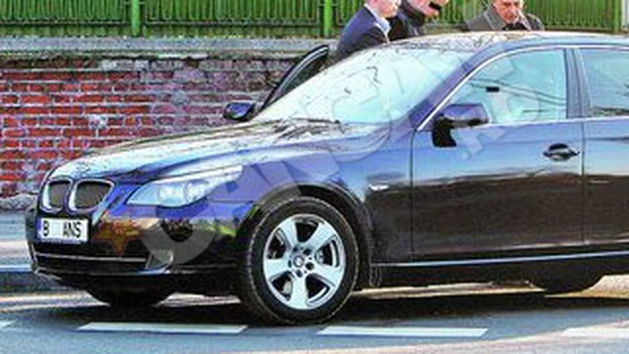 Mircea Geoana, vizita-fulger acasa la mama-soacra. Alo, SPP? O masina, va rog!