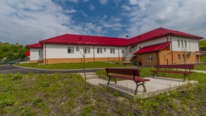 Căminul de bătrâni din Onești va fi evacuat. Ce se întâmplă cu bunicii care nu mai au pe nimeni