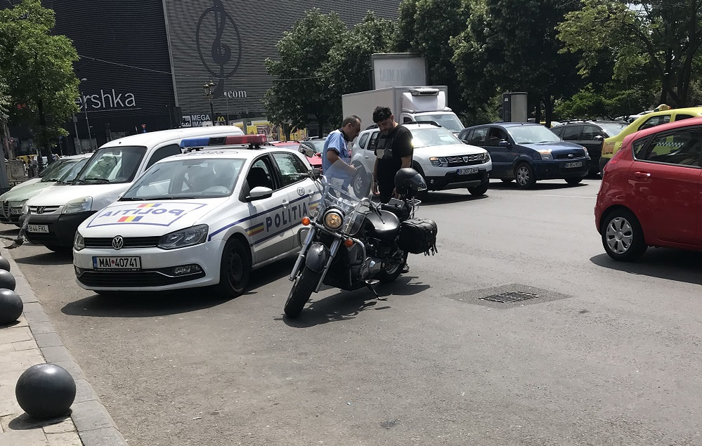 Tavi Colen, tras pe dreapta de polițiști!