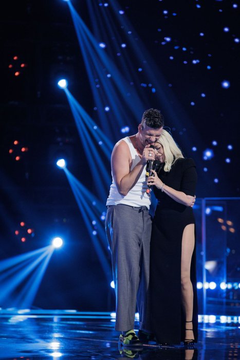 Momentul în care Loredana și Tudor Chirilă se sărută pasional la Vocea României! Reacția fabuloasă a juraților Pro TV. VIDEO