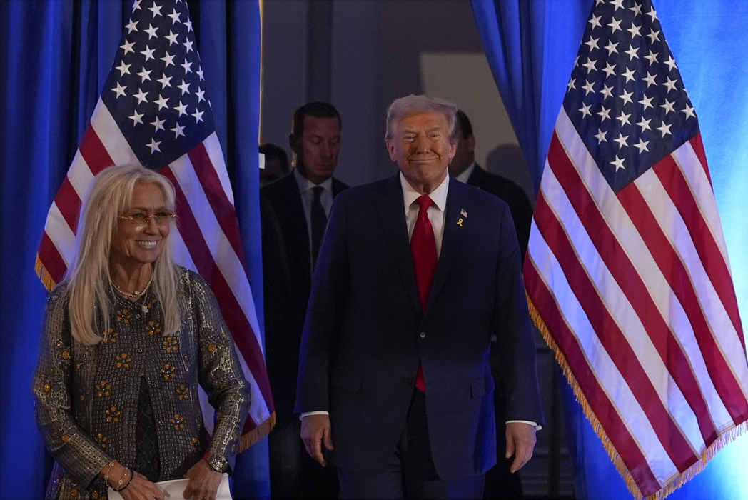 Trump și Adelson. Sursa foto: Profimedia