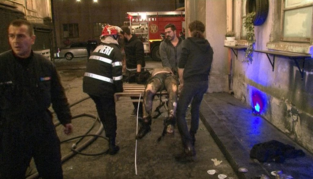 Filmări secrete din timpul incendiului de la Colectiv, făcute publice astăzi, la 4 ani de la tragedie. Ce făcea Adi Despot, imaginile sunt edificatoare