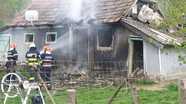 Un botoșănean și-a dat foc la casă după o ceartă cu soția