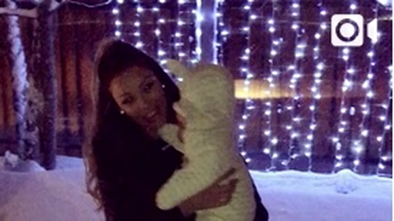 Bianca Drăguşanu şi-a scos fetiţa la joacă în zăpadă! Ce bine i se potriveşte ipostaza de mămică: ”Ne bucurăm!”