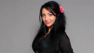 Manelista Narcisa a nascut un baietel perfect sanatos! Vezi aici primele fotografii cu bebelusul