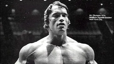 Arnold Schwarzenegger trage de fiare la 65 de ani! Vezi cum lucreaza in sala de forta! VIDEO GENIAL