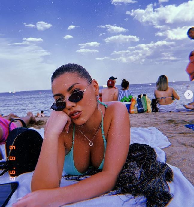 Jo, într-una dintre vacanțele ei  (Foto: Instagram)