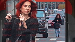 Lidia Buble, ce apariţie, toţi ochii pe ea! A defilat în buricul Capitalei cu accesorii de 6500 de €