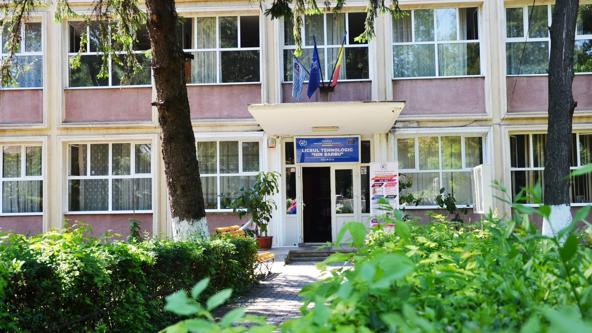 Un liceu și o școală din Giurgiu, închise din cauza gripei. Aproximativ 800 de elevi stau acasă vineri