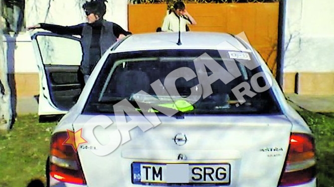 Fabuloasa mostenire din Lugoj a "Burlacului" Sergiu Barboni! Are un catel, un pisoi si o masina second-hand