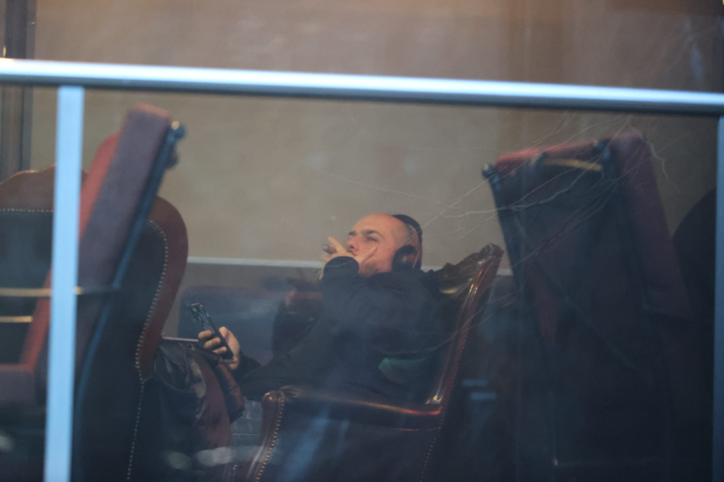 BRomania trage, cu nesaț, din trabuc (Foto: CANCAN.RO)