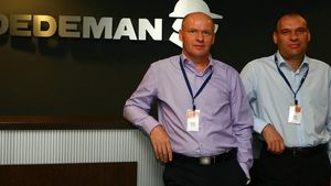 Am aflat culisele unei tranzacţii istorice, de 164 de milioane de euro. Cum s-au încoronat fraţii Dedeman ”împăraţi” în Cotroceni: ”Au spart banca!”