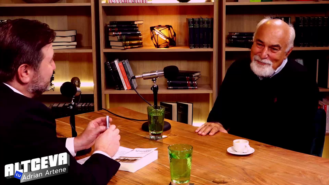 Varujan Vosganian: “În 1968, tata a condus VINALCOOLUL din Focşani, aşa că am crescut într-o aromă care îmbia la fantezie” (Foto: Captură video)