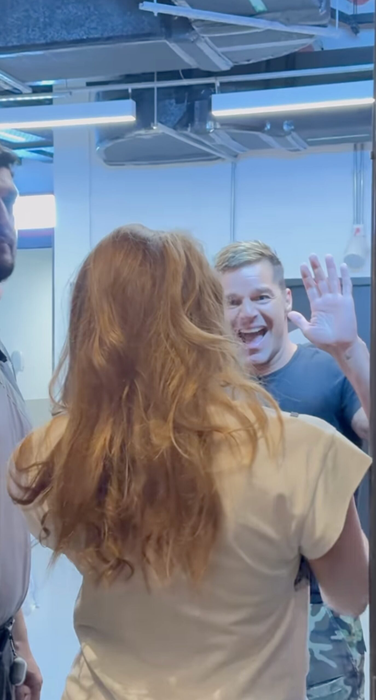 Ce i-a șoptit Ricky Martin la ureche Iuliei Vântur, când a văzut-o în culisele concertului din București? ”Îl iubesc”