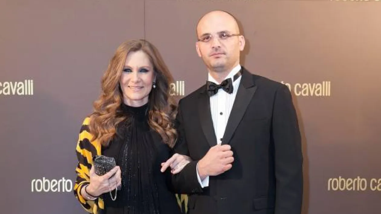 Romanița Iovan, copleșită de gesturile romantice ale logodnicului său! Cum o răsfață Iulian Gogan pe creatoarea de modă