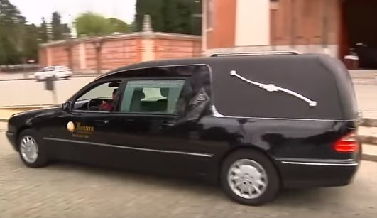 Ți se face pielea de găină! Cum arată o înmormântare pe vreme de pandemie COVID-19