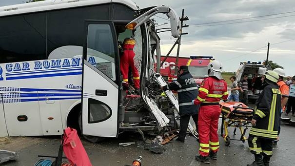 A murit unul dintre pasagerii răniți în accidentul de la Arad