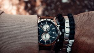 (P) Accesorii care definesc stilul: cum să alegi piesele potrivite pentru un look masculin