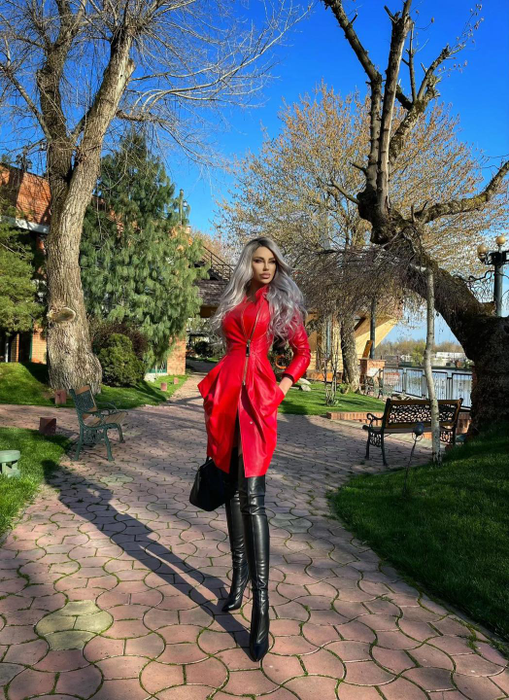 EXCLUSIV | Bianca Drăgușanu a răbufnit după ce a fost criticată de Cristina Cioran pentru noua operație estetică. O prietenă a dat-o de gol pe iubita lui Gabi Bădălău