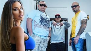Bianca Drăgușanu, făcută praf în noul videoclip al trupei BUG Mafia. Ce zic rapperii de bustul vedetei