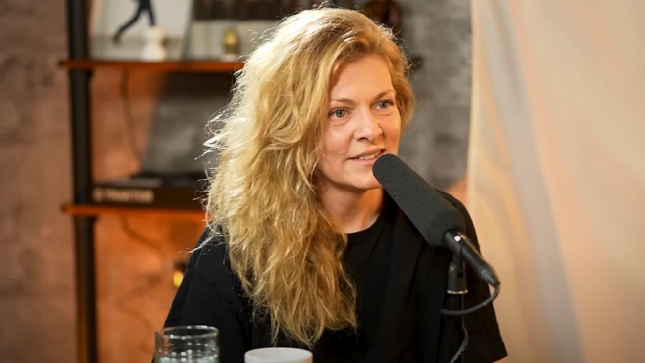 Dana Nălbaru lansează o nouă piesă după 10 ani de pauză. Cântăreața îi dedică totul lui Dumnezeu