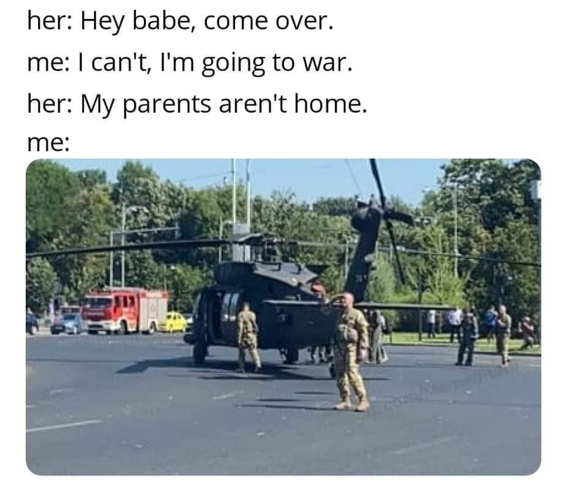 Românii au mult umor! Cele mai bune glume din online după aterizarea de urgență a elicopterului american, Black Hawk, în Piaţa Charles de Gaulle | FOTO