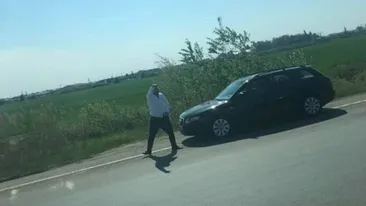 Șoferi, mare atenție! Asta trebuie să faceți dacă vă cere ajutorul acest cetățean