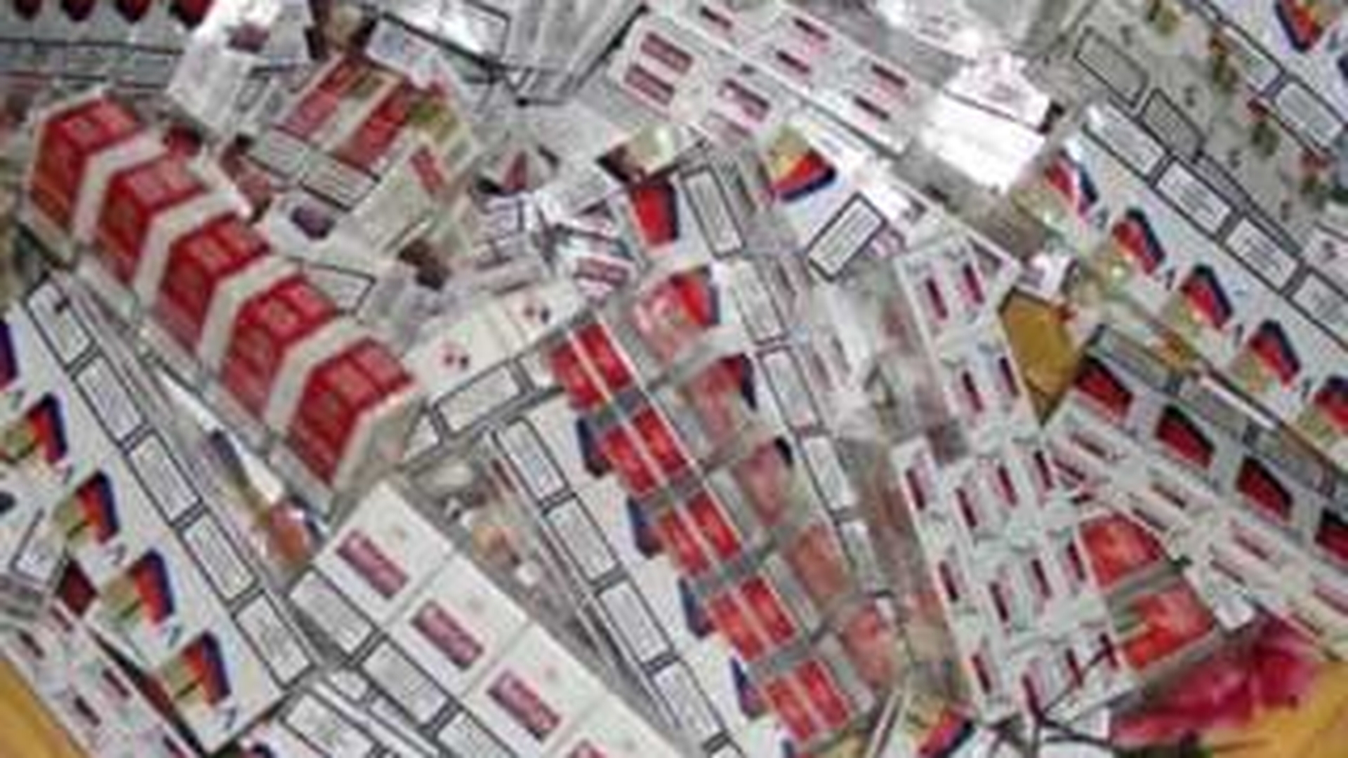 Politist de frontiera, prins cu aproape 600 de pachete de tigari de contrabanda