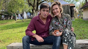 Adela Popescu a împlinit 34 de ani! Ce cadouri a primit + Imagini din culisele ”Vorbește lumea”