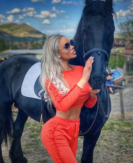 Bianca Drăgușanu s-a despărțit din nou de Alex Bodi