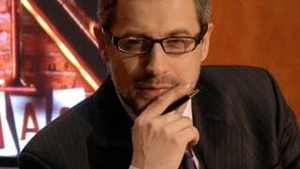 Dupa ce Mircea Badea l-a blestemat in direct, Radu Moraru ii da replica: "Iepuras, sfatul meu e sa incerci un tratament! Nu mai dormi pe filme cu «Chiki Cian»"
