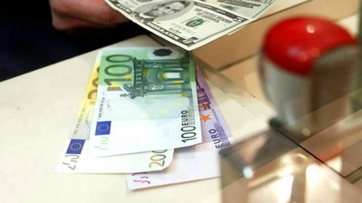 Surpriză la casele de schimb valutar! Câți lei costă 1 euro la început de an 2019