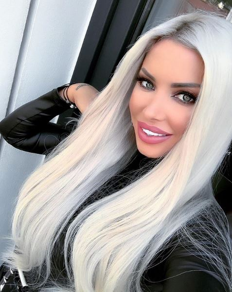 Loredana Chivu tună și fulgeră după ce a apărut cu organul genital… la vedere. Ce spune blondina despre filmări: „După șase ani de zile mi se pare foarte ciudat să apară…”