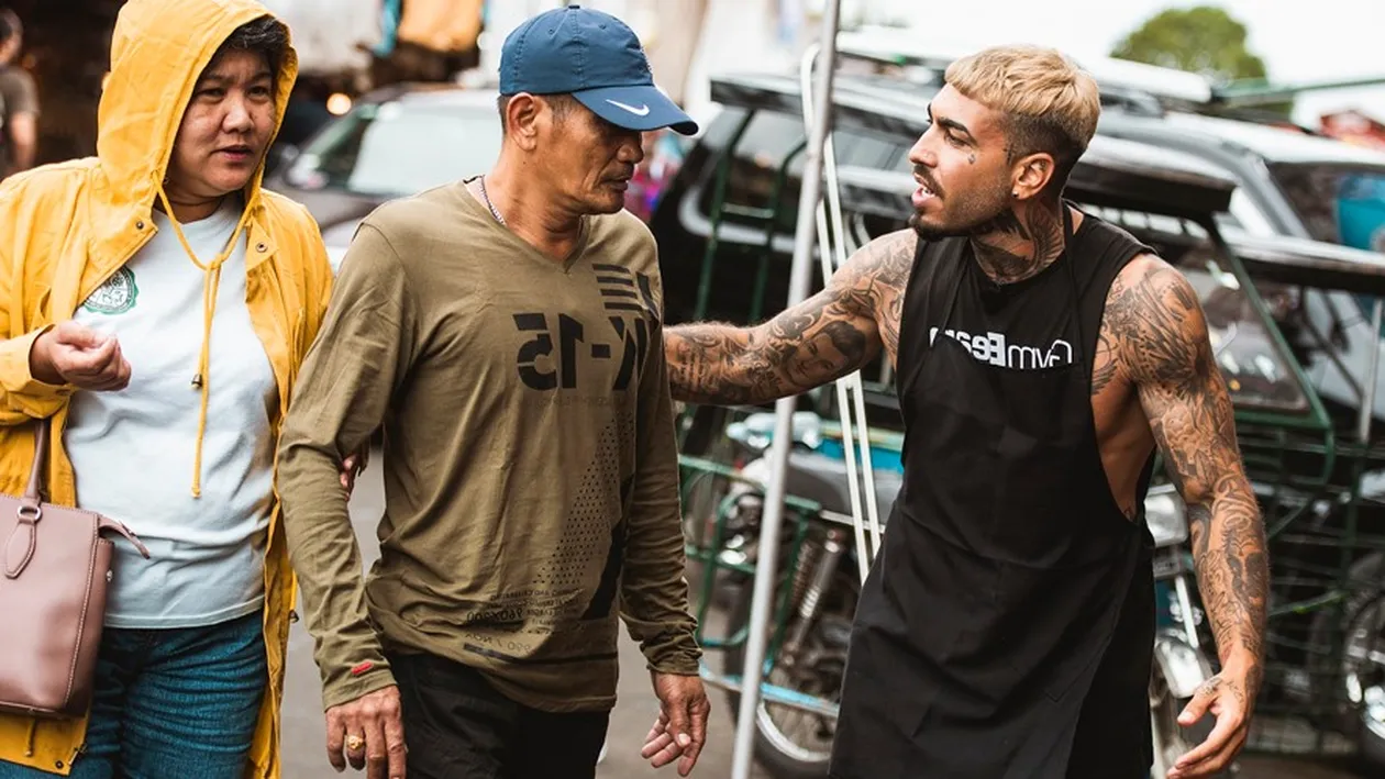 Râzi cu lacrimi! Cum au reacționat asiaticii când au văzut tatuajele lui Alex Velea. S-a întâmplat la filmările Asia Express de la Antena 1