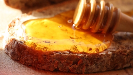 Mierea din România care este mai BUNĂ decât celebra Manuka. Unde o poți găsi