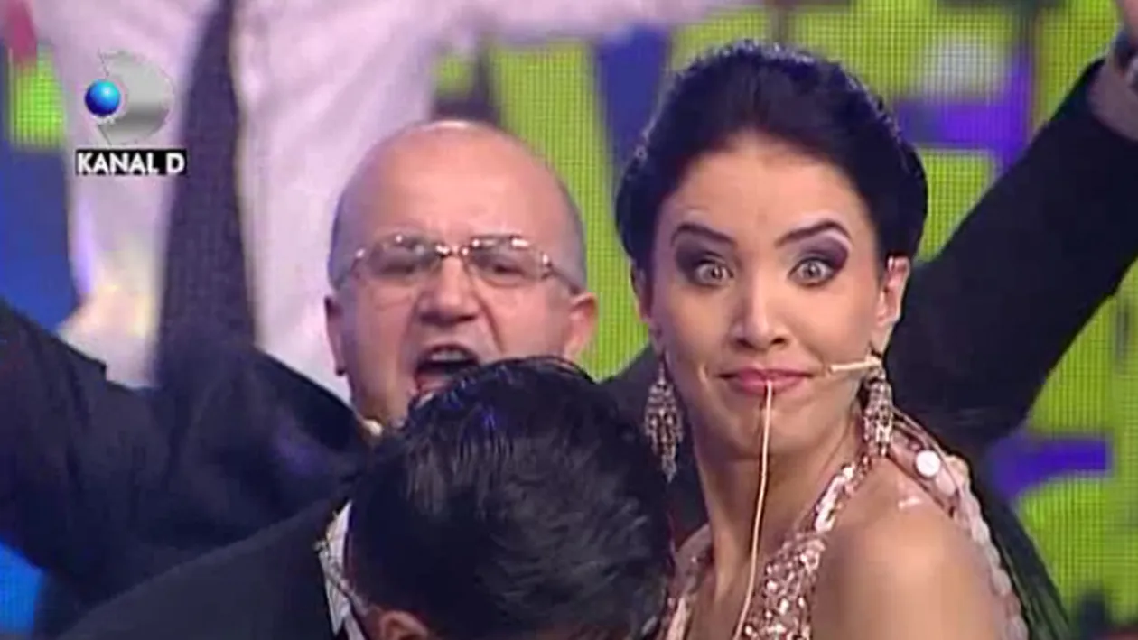 Adelina Pestriţu şi Liviu Vârciu sunt din nou împreună? Uite-i cum s-au sărutat în seara de Revelion! Le daţi şanse sau nu?