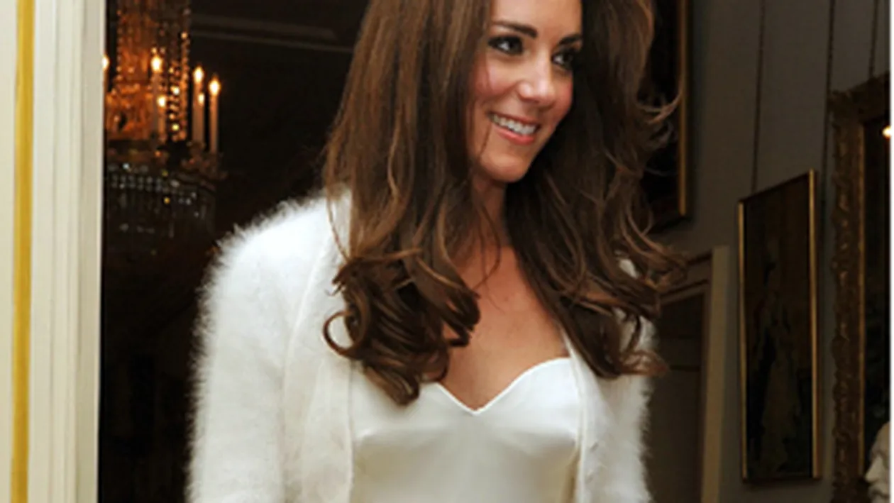 Rochia de mireasa purtata de Kate Middleton poate fi cumparata cu 200 de dolari
