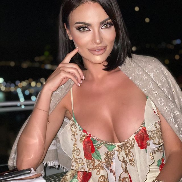Marinova, ploieșteanca sexy care l-a cucerit pe Jason Derulo / Sursă foto: Instagram