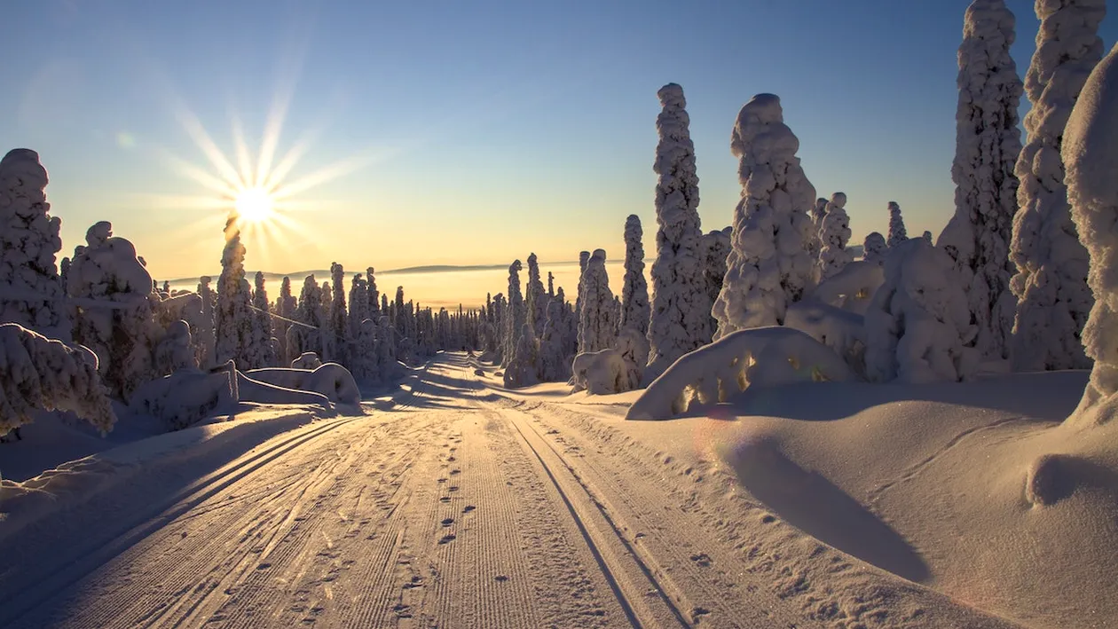 Vrei să mergi în vacanță în Laponia? Cât te costă un sejur de 4 zile în țara lui Moș Crăciun