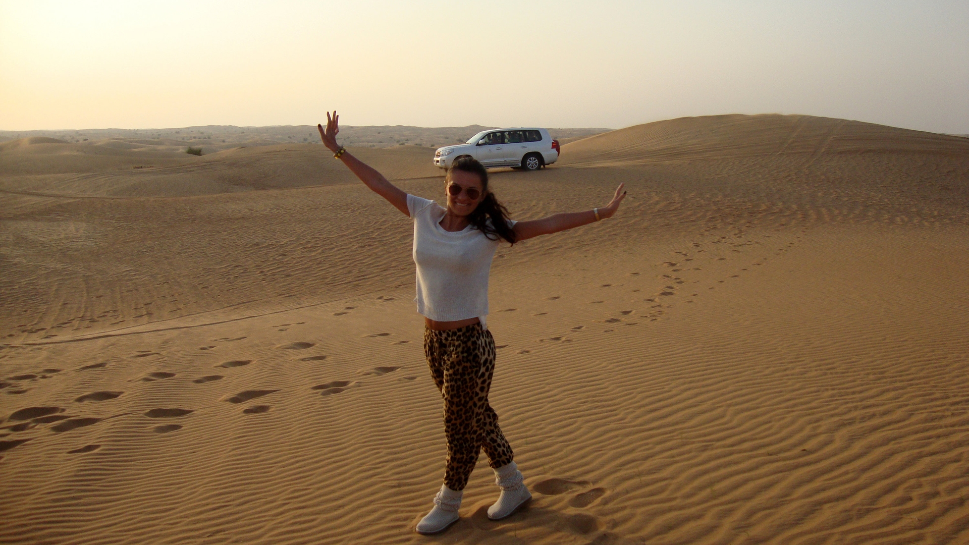 Mirela si Bogdan Stelea şi-au început anul în lux! Cei doi s-au răsfăşat la plajă şi shopping în Dubai!