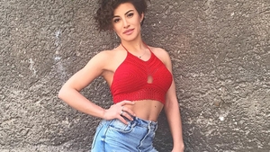 Nicoleta Nucă şi-a scos silicoanele la piscină! Cum arată artista după ce s-a ”tunat”
