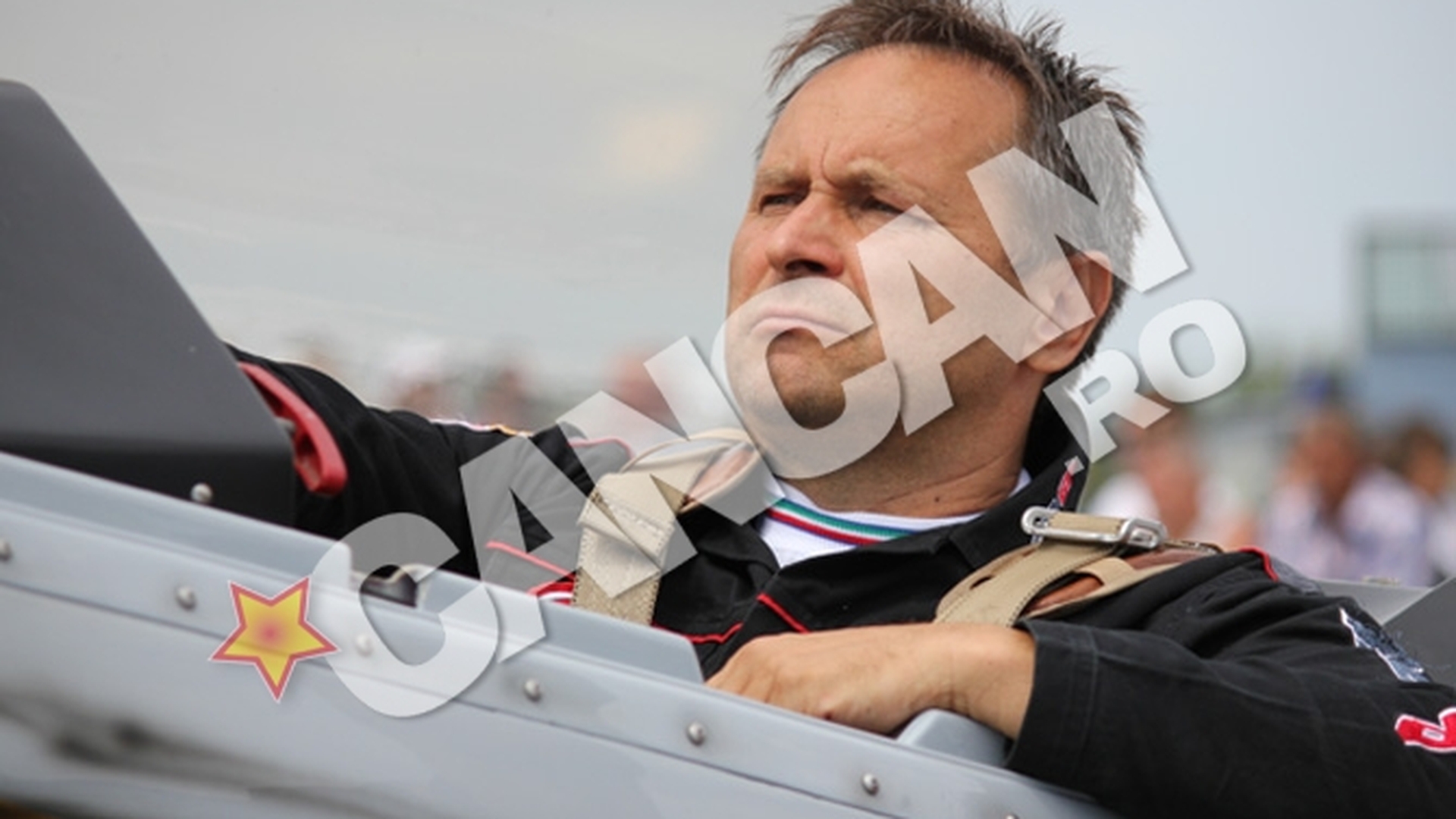 Singurul pilot din lume cu cinci recorduri in Guinness Book a facut show la Satu Mare