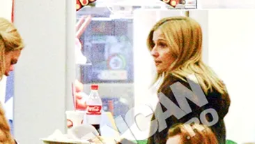 Irina Truica si-a scos gemenele la mall